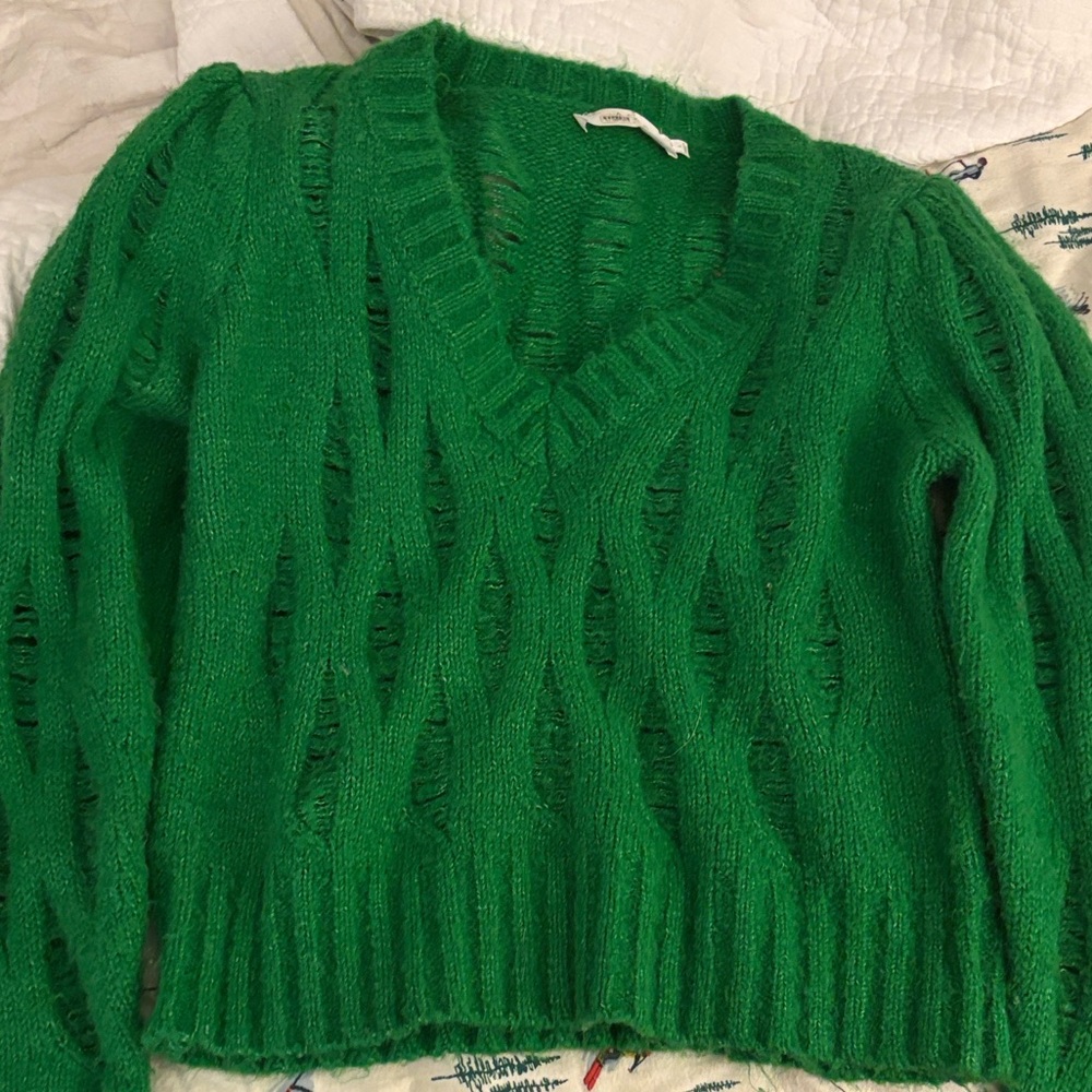 Anthropologie ASTR the label Vibrant Green V-Neck Sweater